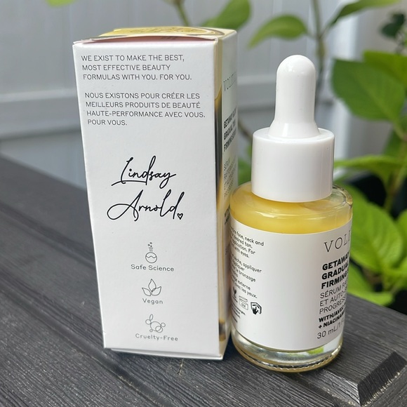 Volition - Getaway Glow - Gradual Tan Firming Facial Serum - Picture 4 of 10